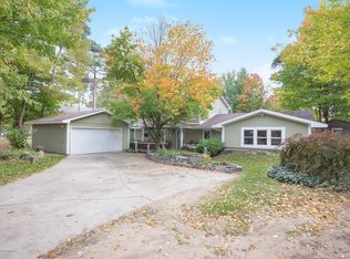 15446 Timmy Dr, Grand Haven, MI 49417