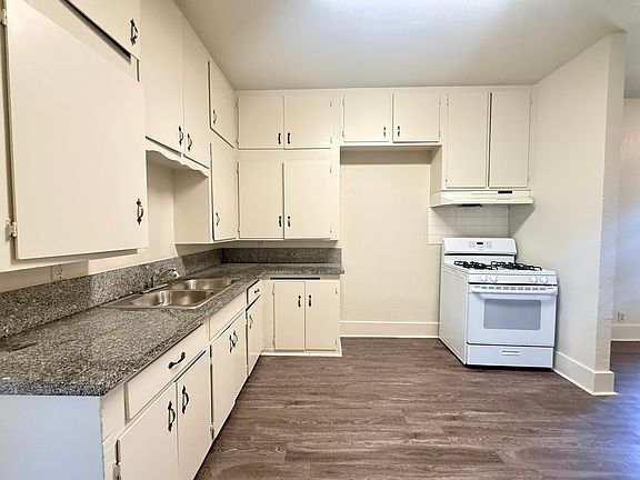 5th image of 1010 N Roosevelt Ave