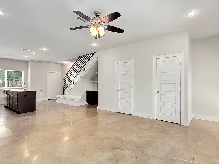 1337 N Oakland Ave #2 — Photo 6
