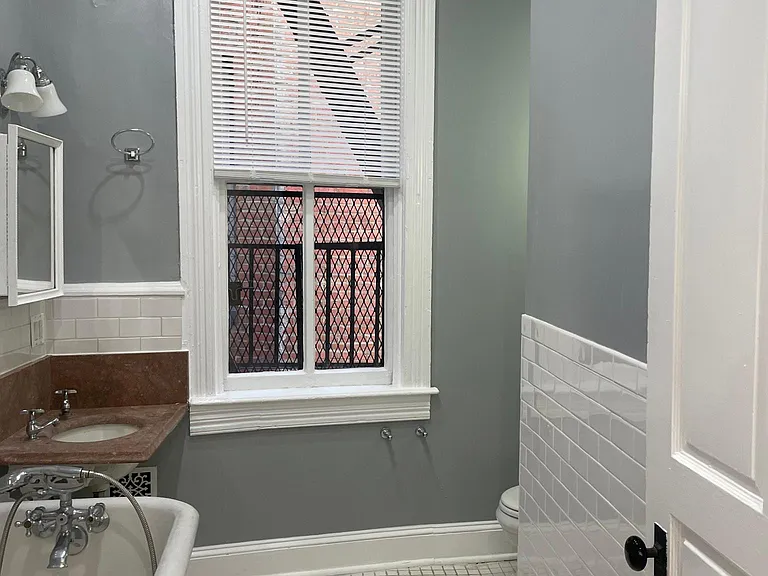 1526 W Mount Royal Ave #2R — Photo 10
