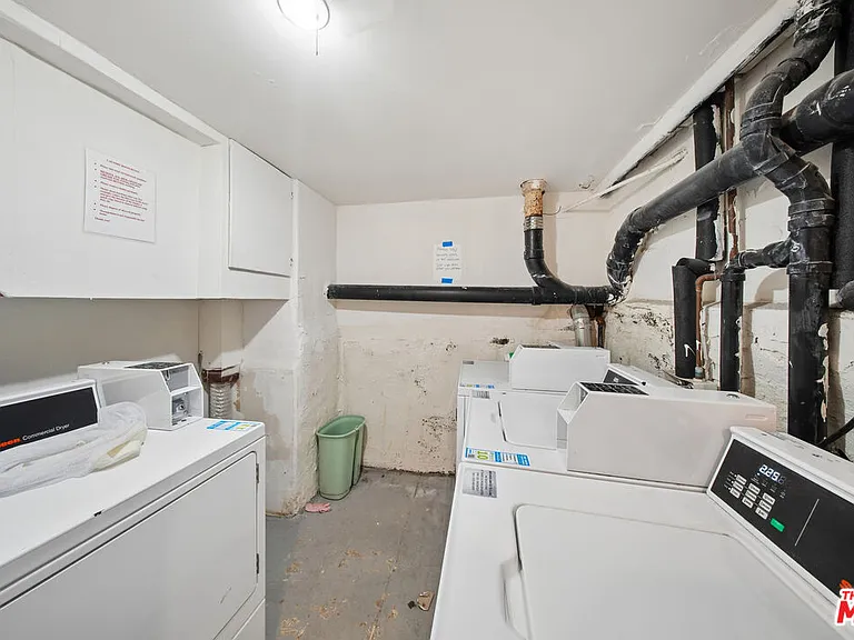 1267 Vin Scully Ave #1/2 — Photo 9