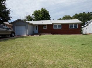 714 W Texas Ave, Iowa Park, TX 76367