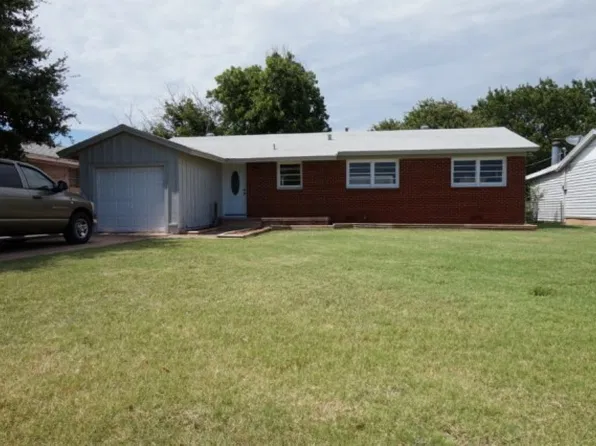 714 W Texas Ave, Iowa Park, TX 76367
