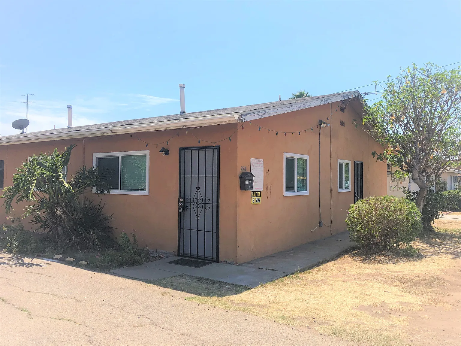 2 bed, 680 sqft, $2,300 — Photo 2