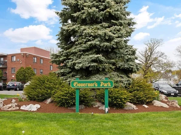300 Governors Dr APT 4, Winthrop, MA 02152