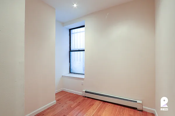 Rented by REZI | media 17