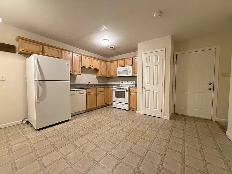 934 Rose St #302 — Photo 2