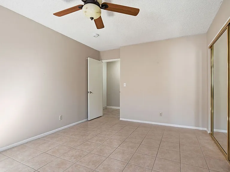 4561 Paseo El Rio Dr — Photo 29