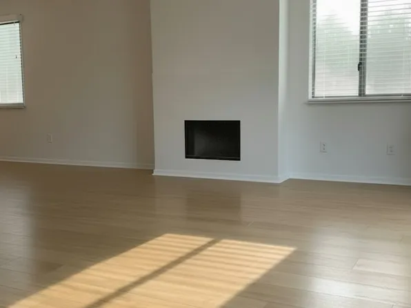 6847 Haskell Ave Unit 1, Van Nuys, CA 91406