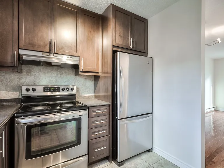 233 Berkeley St — Photo 3