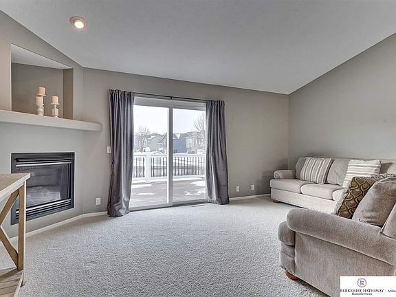 4th image of 821 Clearwater Dr