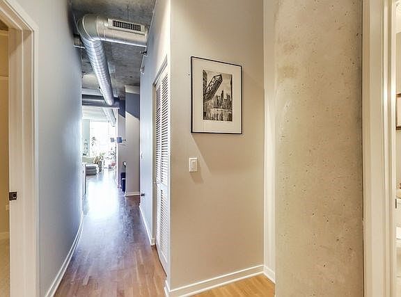 5th image of 700 N Larrabee St APT 1410