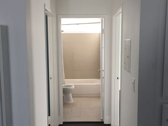 5th image of 6123 Eleanor Ave