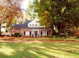 240 W Riverside Dr, Roseburg, OR 97470