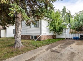5115 N 48th Ave, Sylvan Lake, AB T4S 1G6