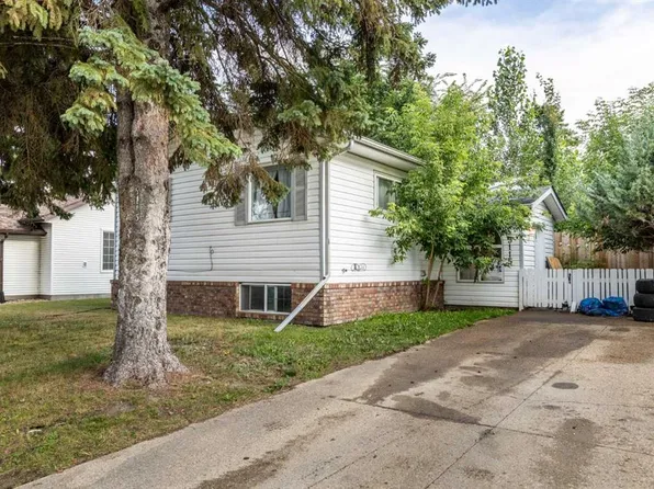 5115 N 48th Ave, Sylvan Lake, AB T4S 1G6