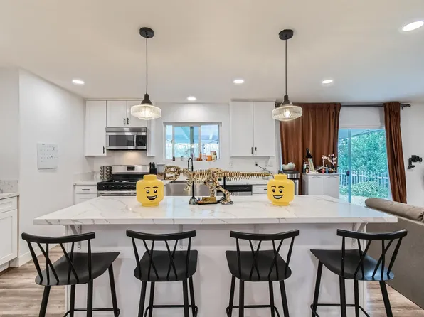 284 Middlebush Dr, San Diego, CA 92114