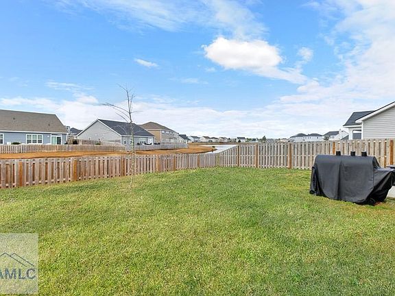 5th image of 258 Lakepointe Dr