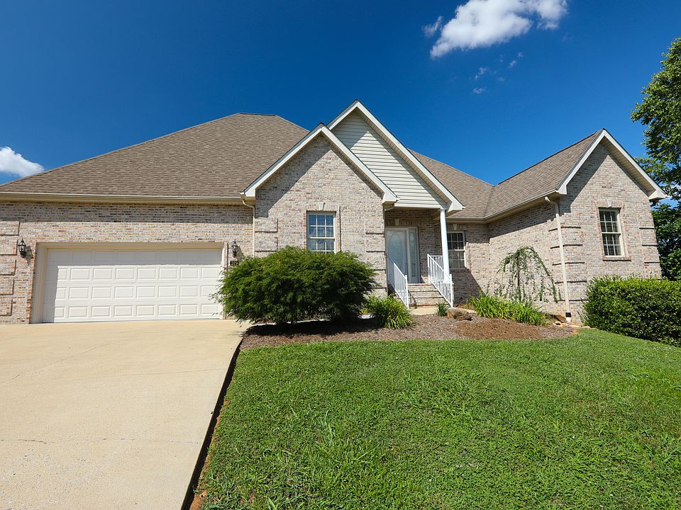 1st image of 219 Emerald Chase Cir