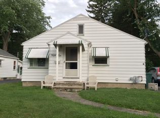 54 Greenlane Dr, Rochester, NY 14609