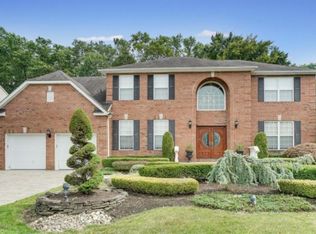 66 Crescent Ct, Morganville, NJ 07751