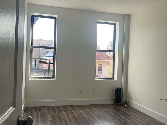 4th image of 287 Webster Ave #3CC