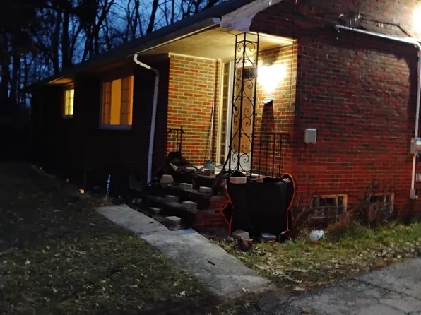 5231 Erwin St, Maple Heights, OH 44137