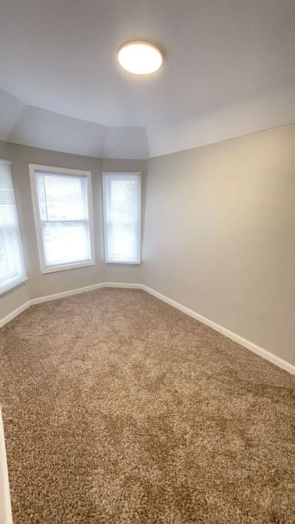 Spacious Newly Renovated 4 Bed 2 Full Bath Home Located Near Downtown! — Photo 4