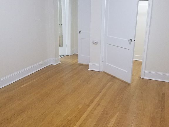 3rd image of 1420 Boren Ave APT 004