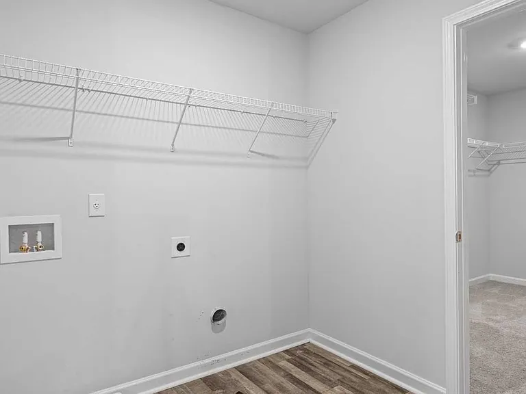 211 Clark Lake Ln — Photo 33