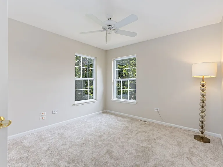 487 Vaughn Cir — Photo 11