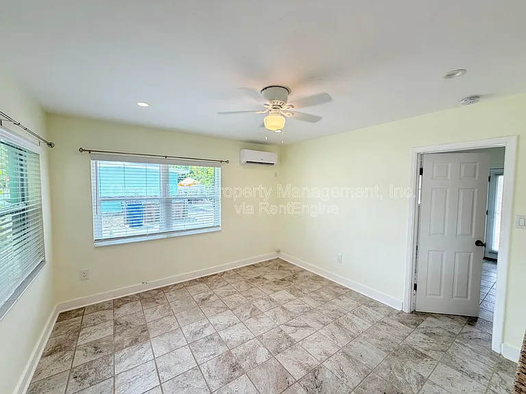 206 Bates Ave #E — Photo 4