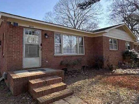 4th image of 2052 Pineview Dr
