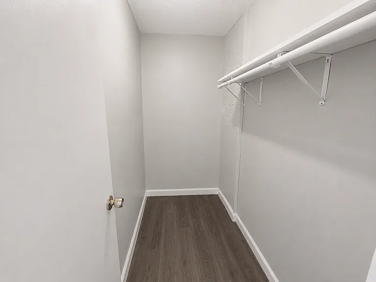 Courtview Square Apartments — Photo 9