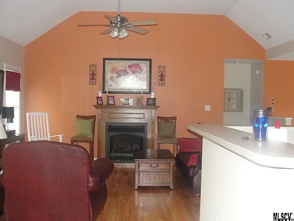 4th image of 216 18th Ave SE