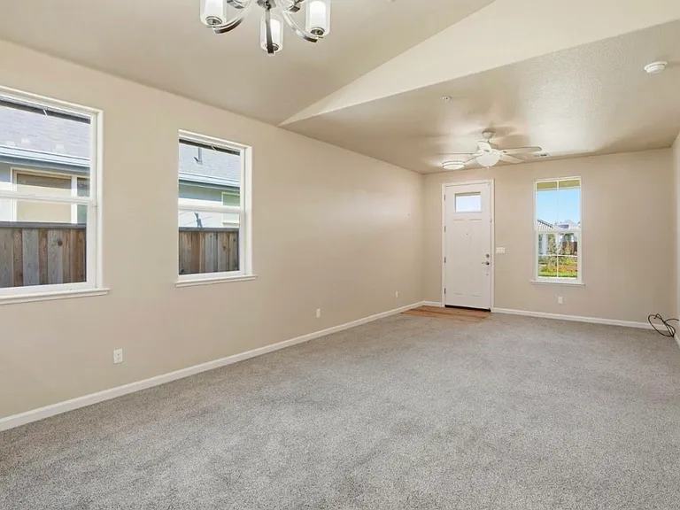 765 Brandywine Ln — Photo 23