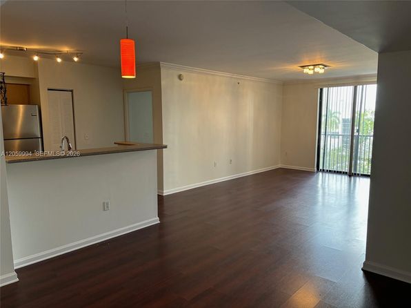 1919 Van Buren St #414A