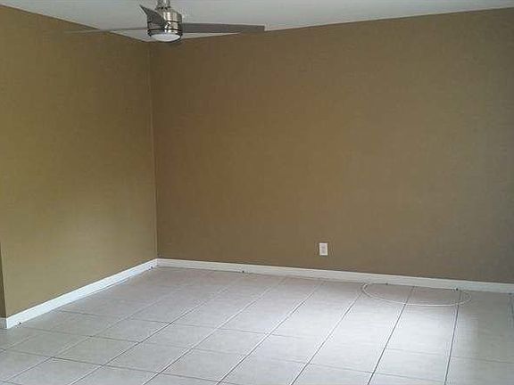 4th image of 709 SE 13th St