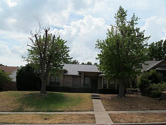 1st image of 2710 Collins Blvd