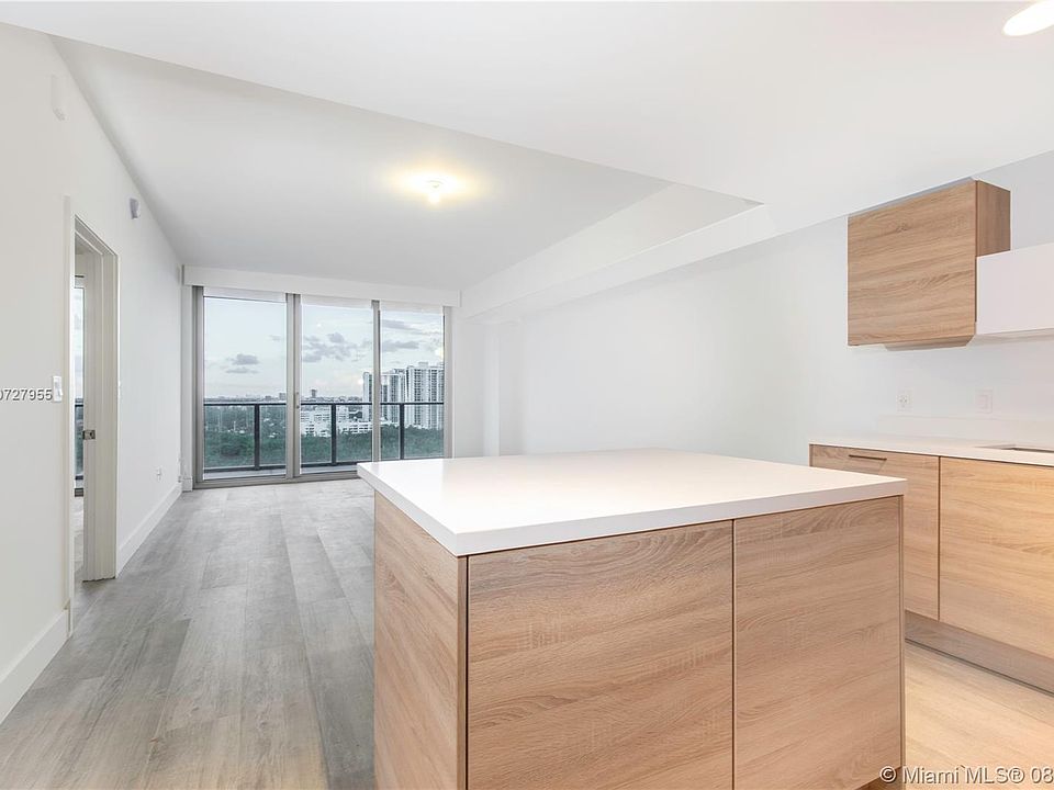 1st image of 16385 Biscayne Blvd Unit 1602