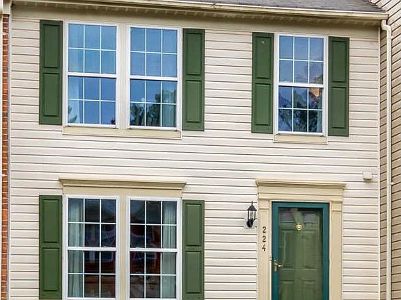 2nd image of 224 Foxmanor Ln