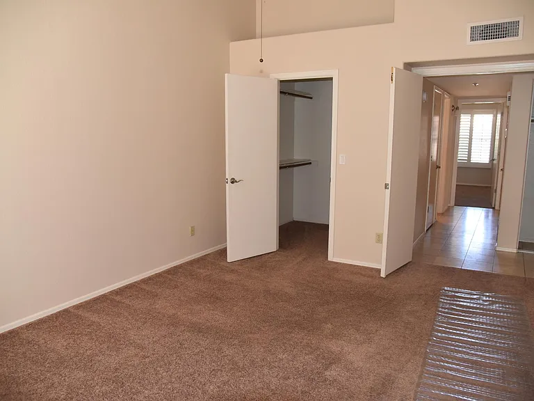9329 E Corrine Dr — Photo 5