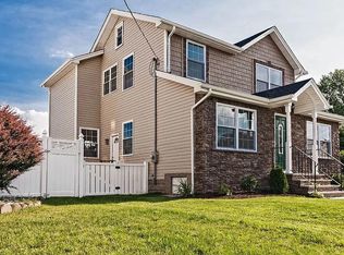 261 Phillips Ter, Union, NJ 07083