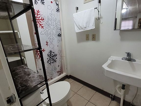 5th image of 1775 Euclid Dr APT 8