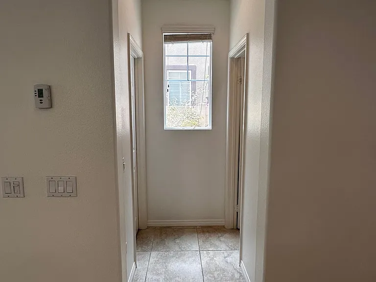 715 Nile River Dr — Photo 5