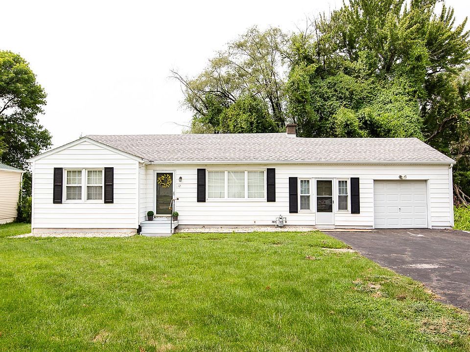 1st image of 12 Lexington Dr