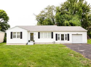 12 Lexington Dr, Fairview Heights, IL 62208