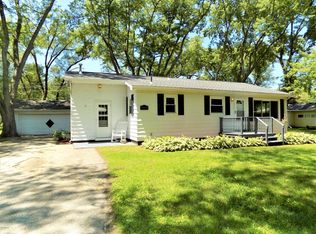 1662 Dewey Ave, Benton Harbor, MI 49022