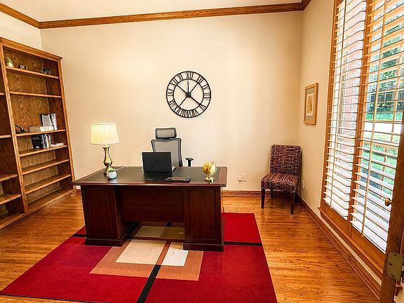 4th image of 2700 Arbor Ct