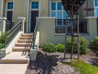 208 Puget Ln, Redwood City, CA, 94065